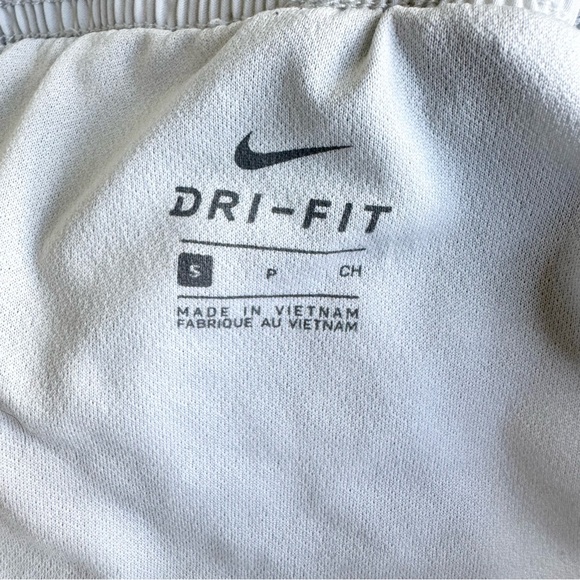 Nike Shorts Womens Small Dri Fit Light Green Lightweight With Liner Workout Run - Picture 6 of 9